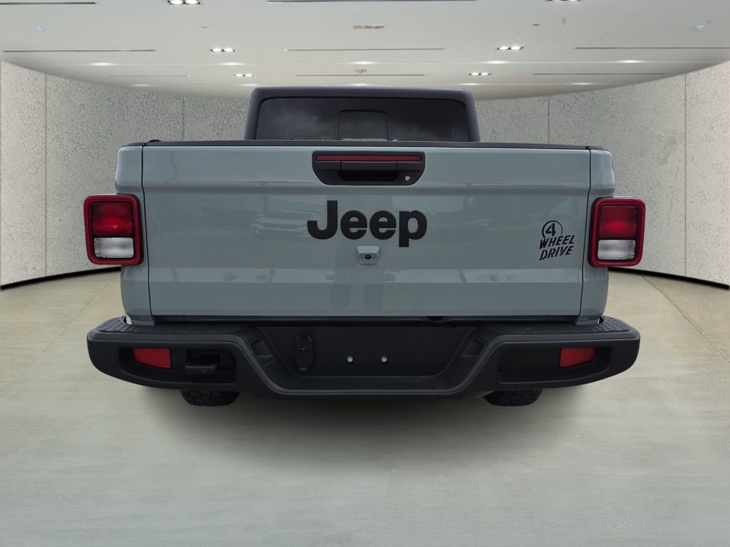 Used 2023 Jeep Gladiator Willys AWD/4WD image 4
