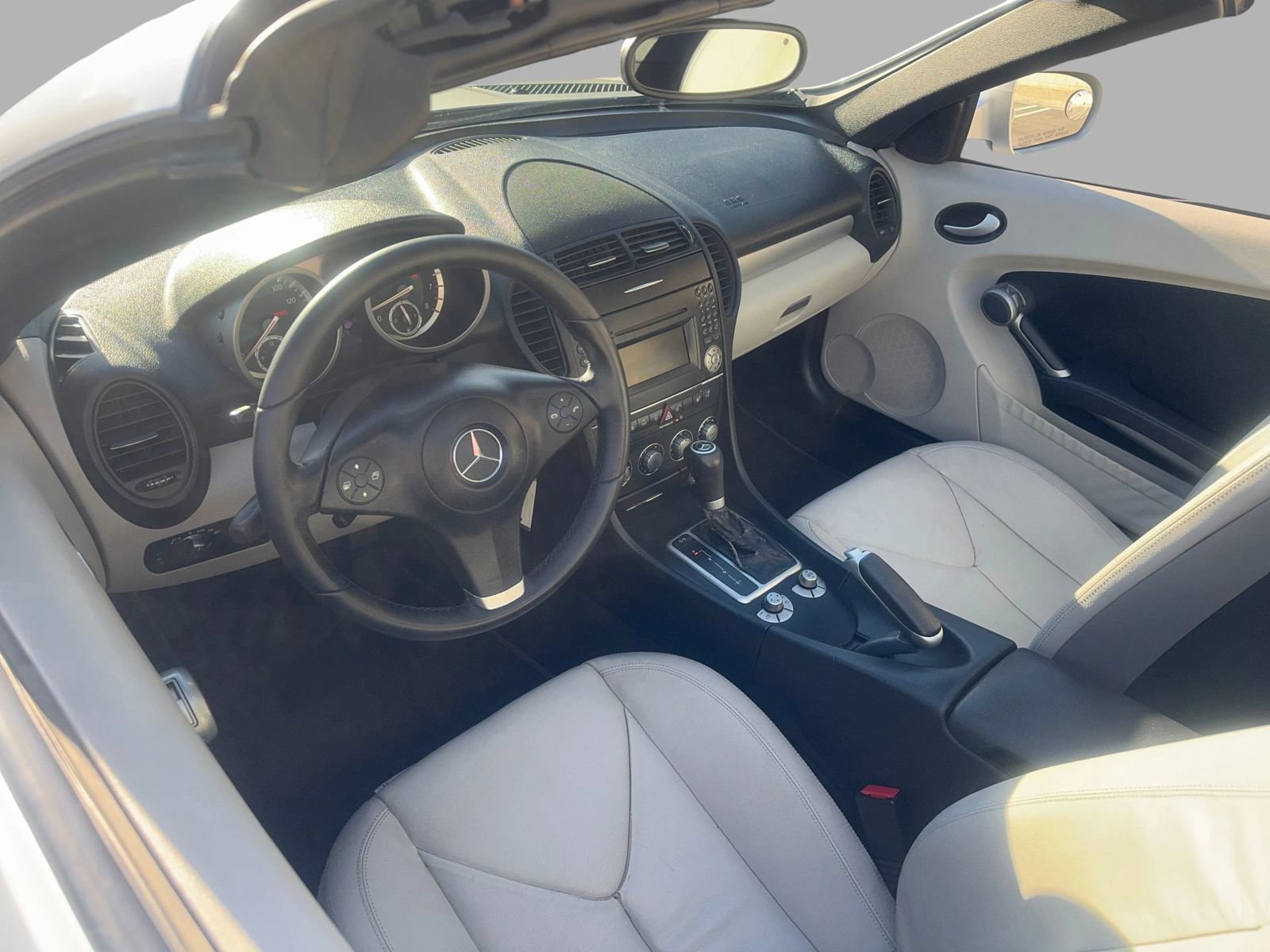 Used 2009 Mercedes-Benz SLK 300 image 27