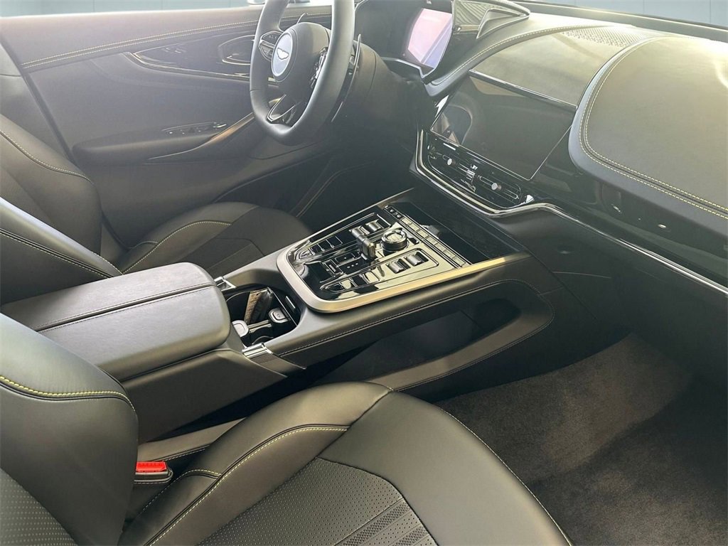 New 2026 Aston Martin DBX 707 image 17