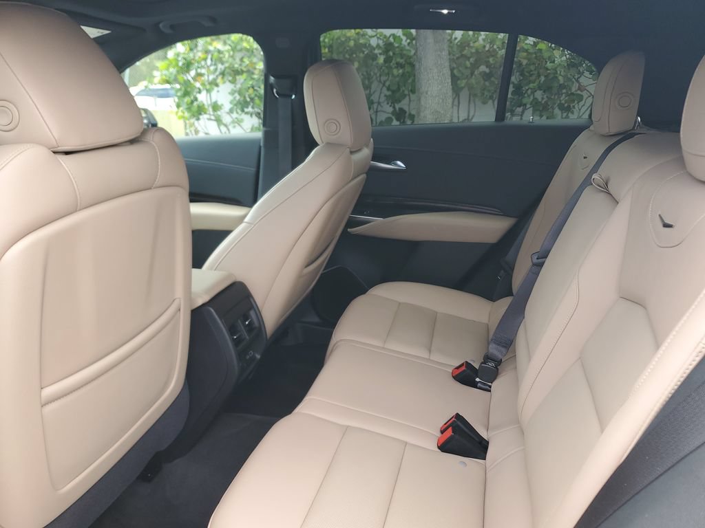 Certified 2025 Cadillac XT4 Premium Luxury w/ Technology Package FWD image 14