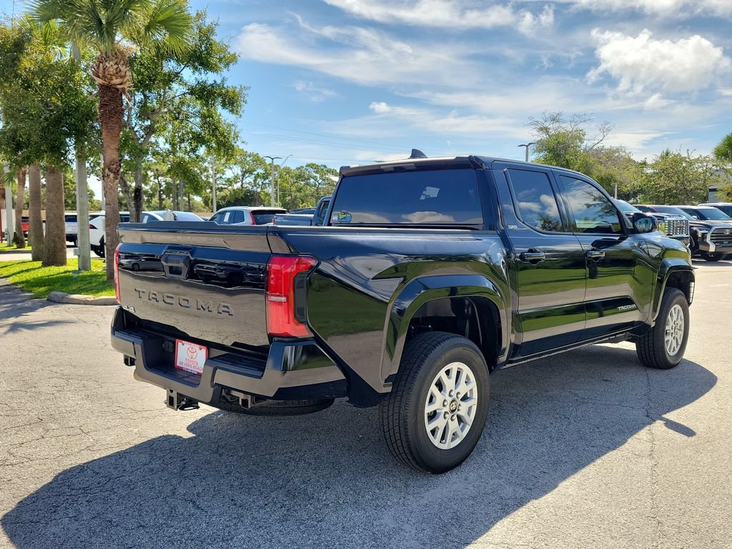 Certified 2025 Toyota Tacoma SR5 AWD/4WD image 4
