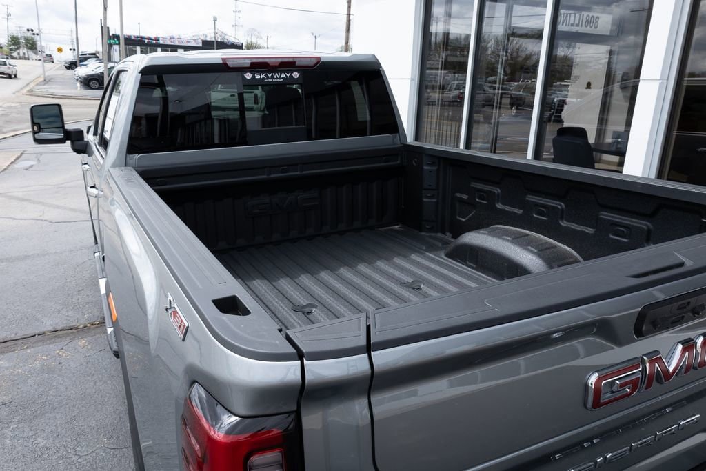 New 2026 GMC Sierra 2500 SLT w/ SLT Premium Package AWD/4WD image 9