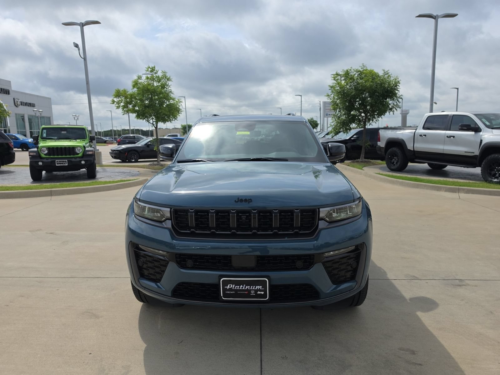 New 2026 Jeep Grand Cherokee Limited AWD/4WD image 8
