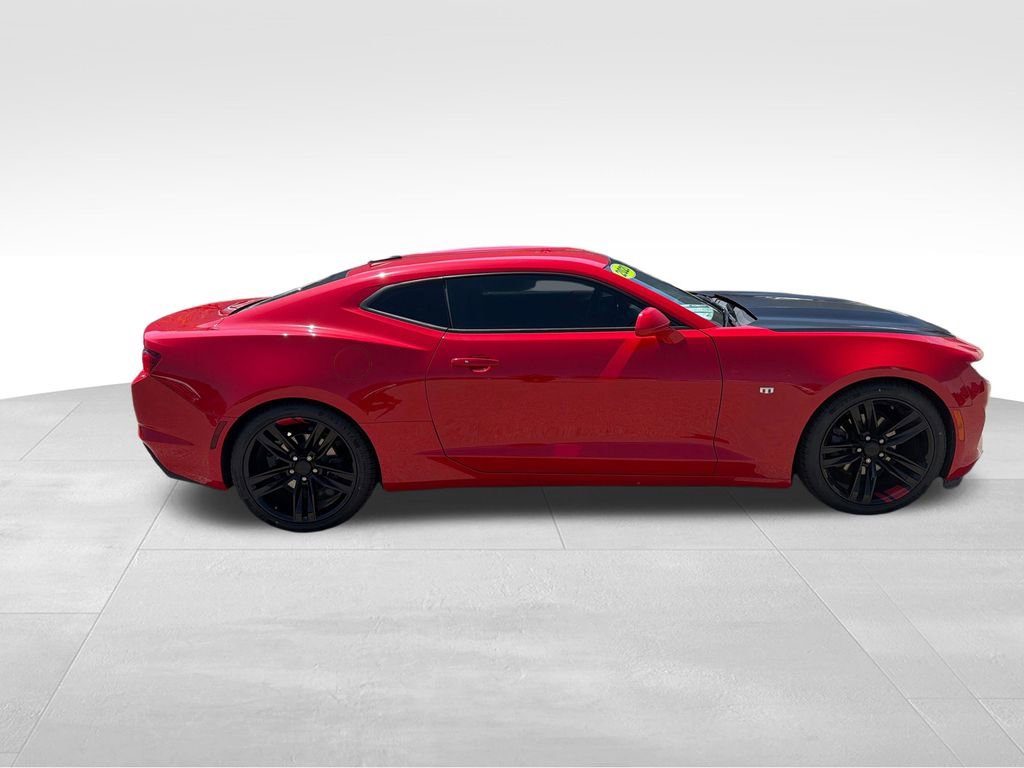 Used 2020 Chevrolet Camaro LT RWD image 7
