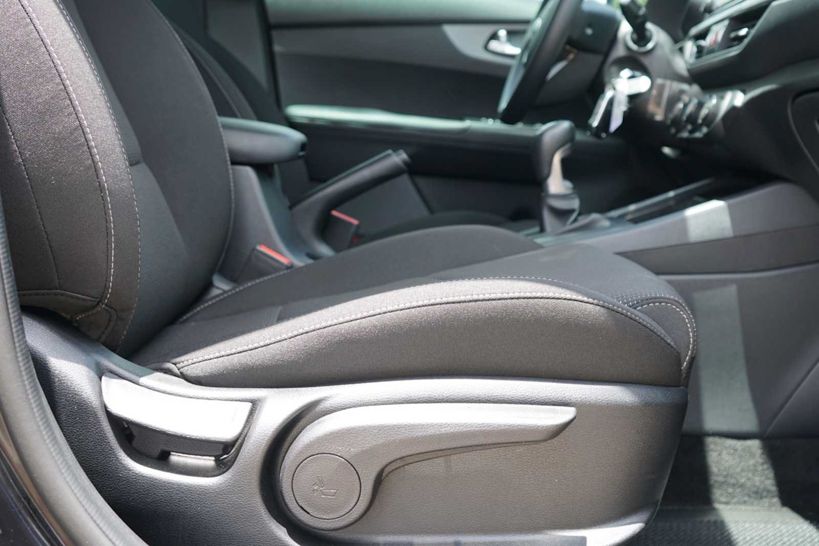 Certified 2021 Kia Forte Sedan FWD image 27