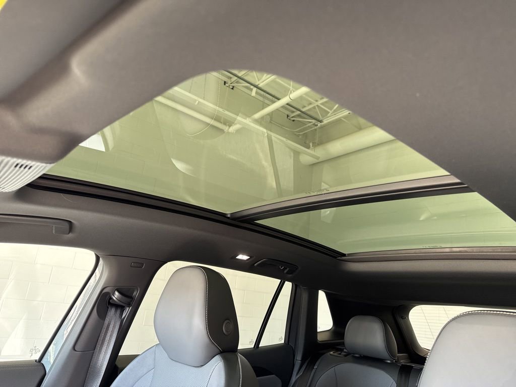 New 2026 Volkswagen Tiguan SE R-Line AWD/4WD image 14