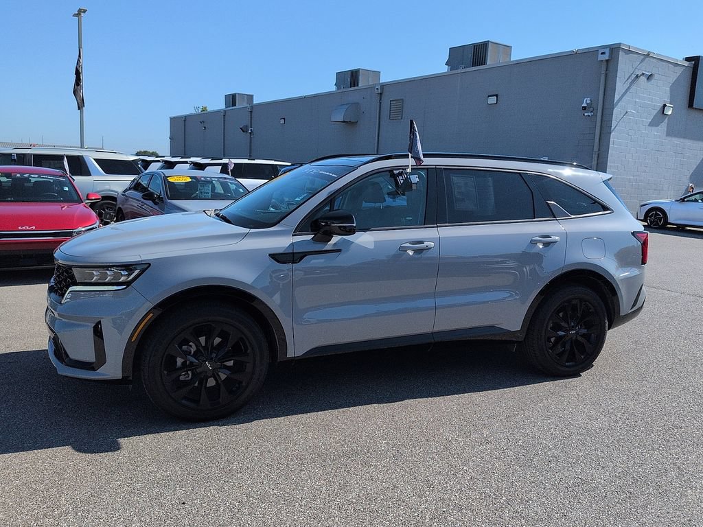 Certified 2022 Kia Sorento SX FWD image 4