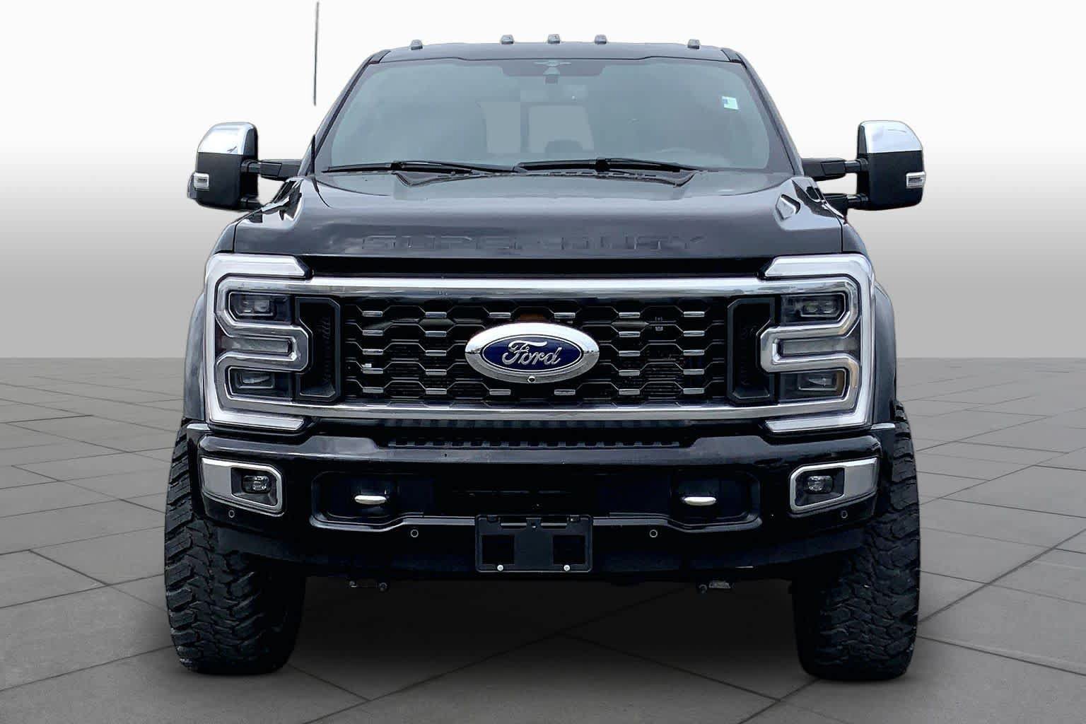 Certified 2023 Ford F450 Platinum w/ FX4 Off-Road Package AWD/4WD image 4