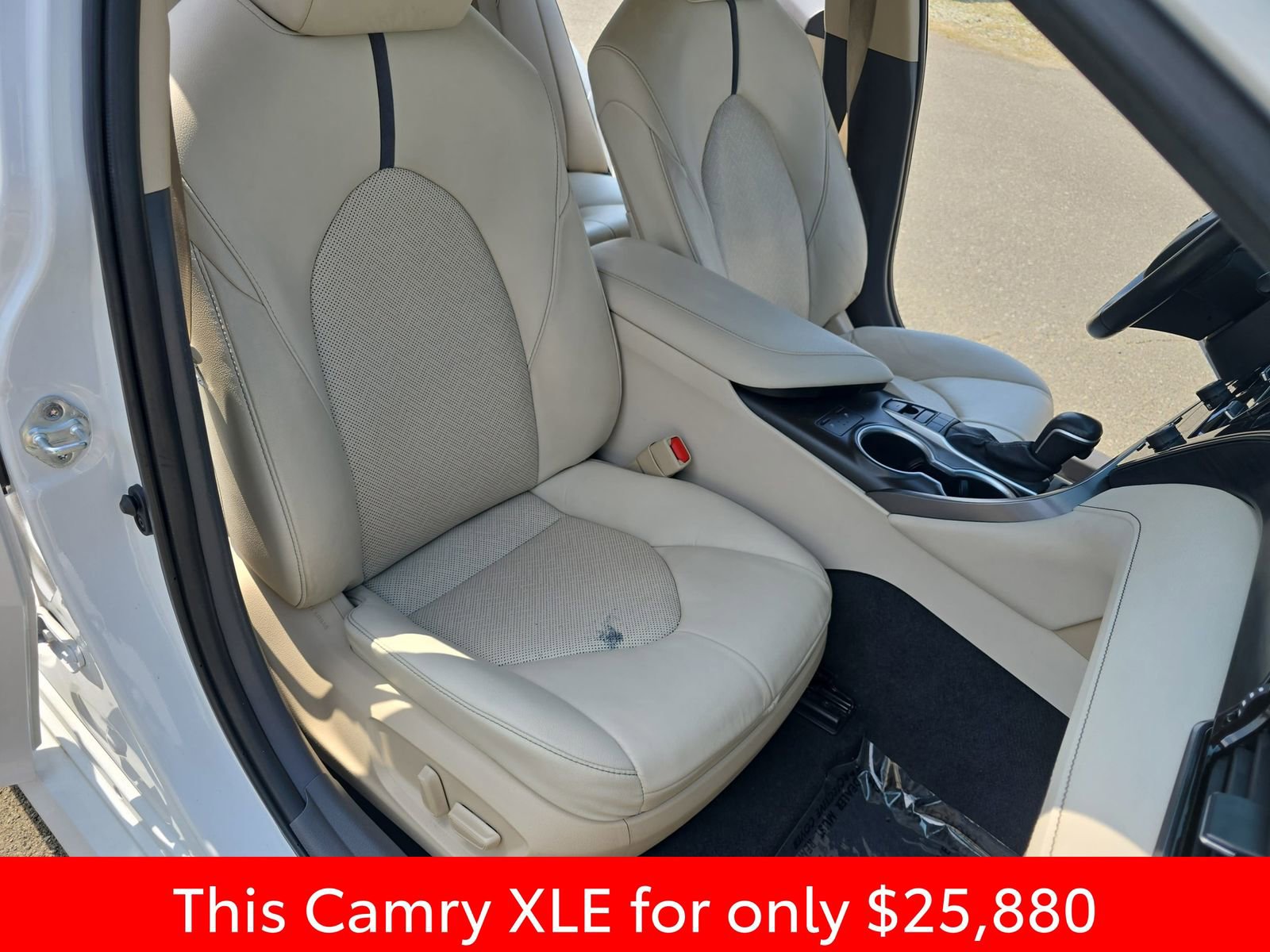 Used 2024 Toyota Camry XLE image 16