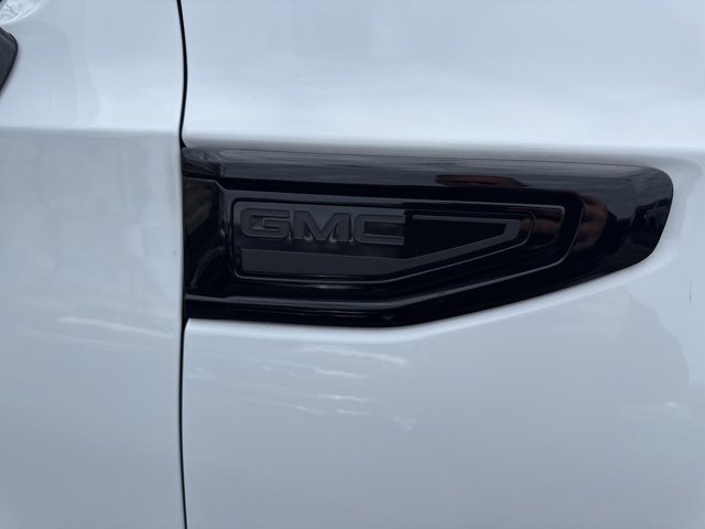 Used 2025 GMC Yukon XL Elevation image 13