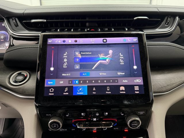 Used 2023 Jeep Grand Cherokee Overland image 14