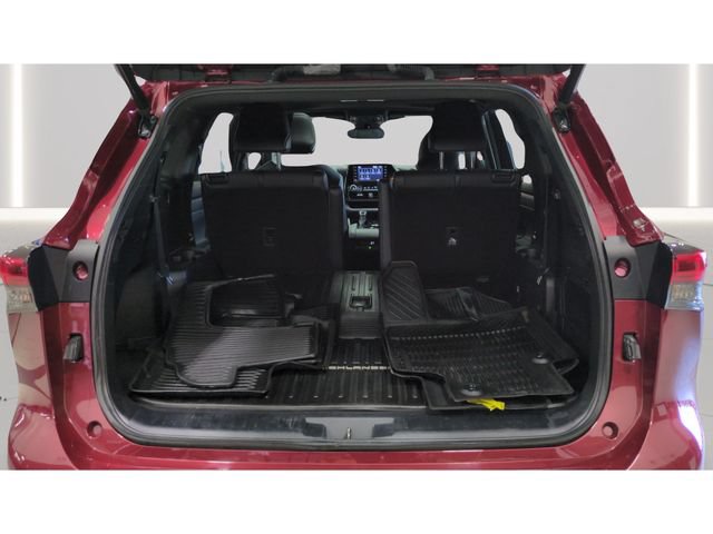 Used 2021 Toyota Highlander XSE AWD/4WD image 22