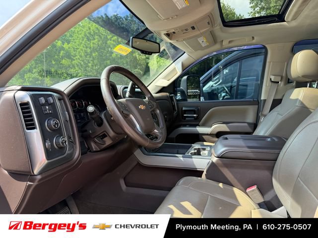 Used 2014 Chevrolet Silverado 1500 LTZ Z71 w/ LTZ Plus Package AWD/4WD video 3