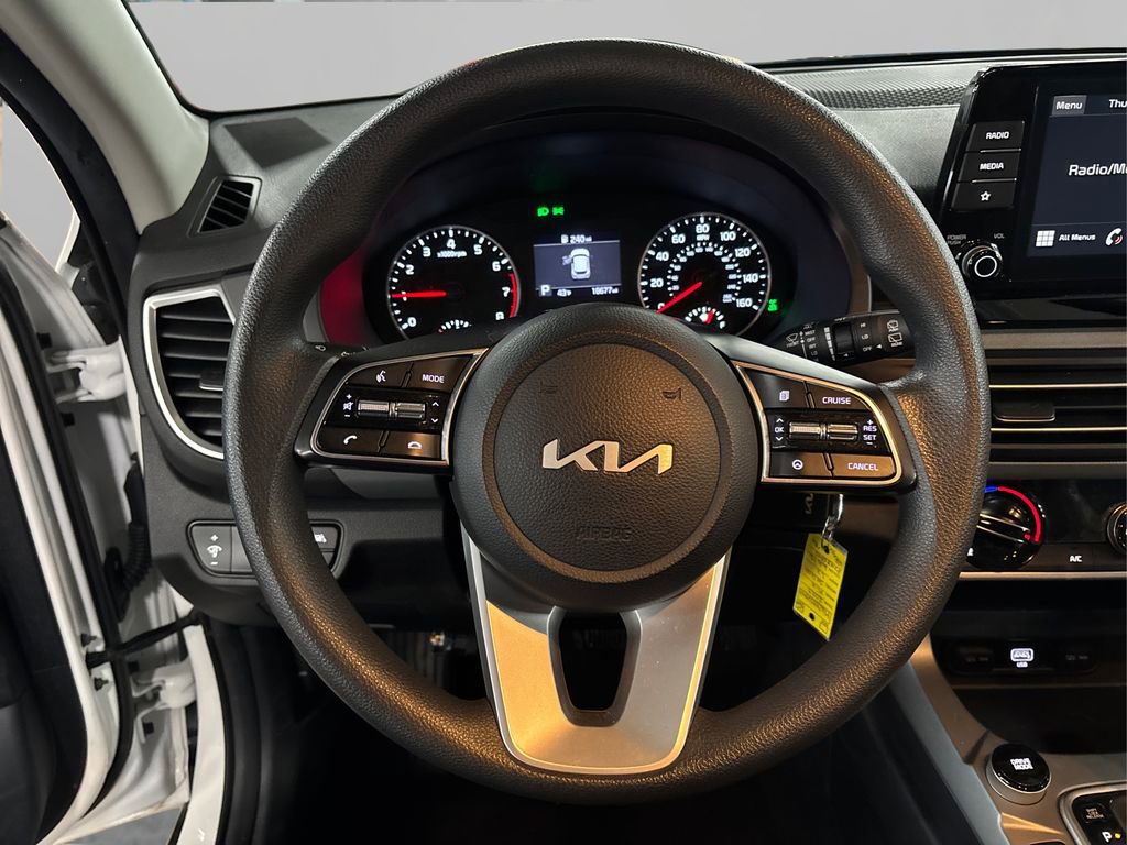 Used 2023 Kia Seltos LX image 23