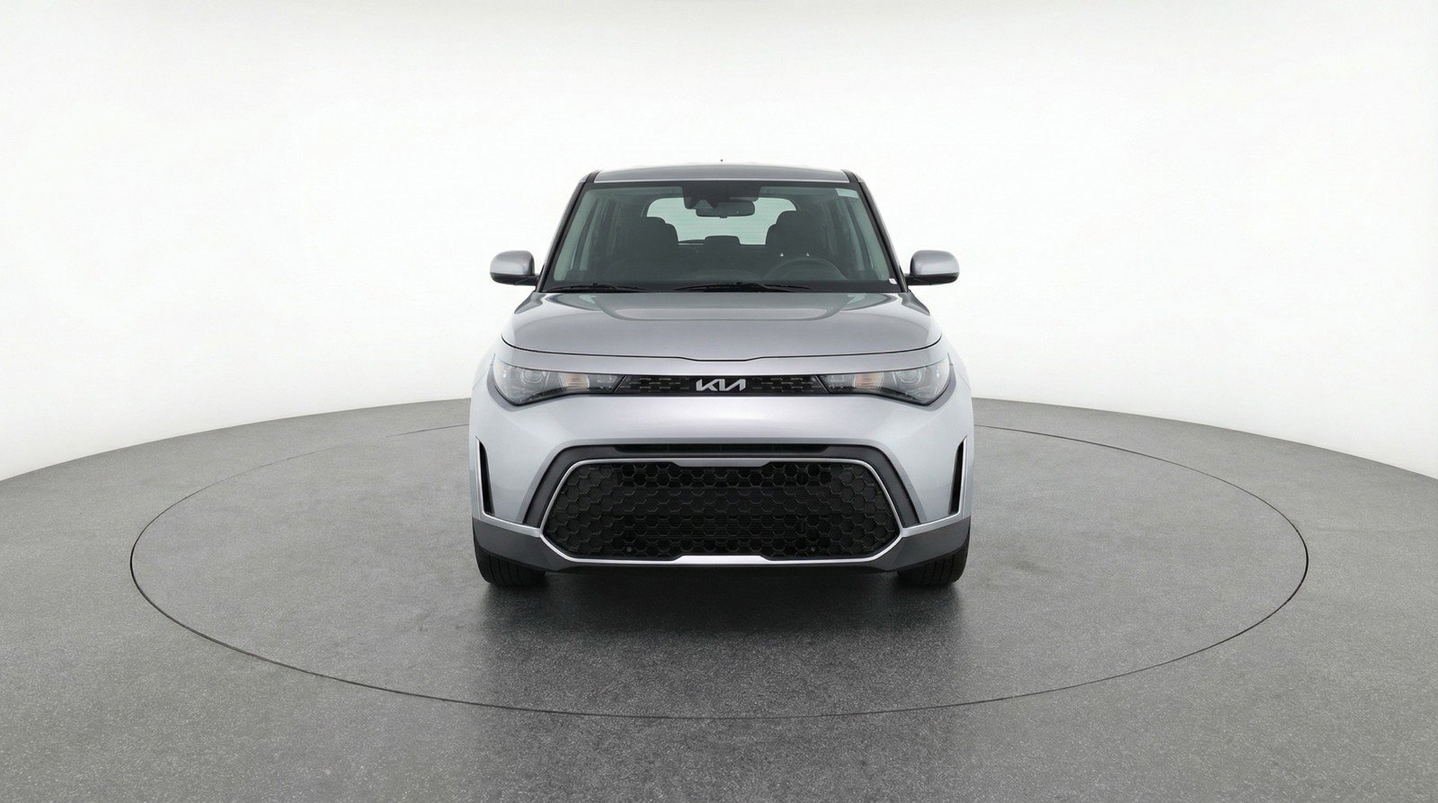 Used 2025 Kia Soul LX w/ LX Technology Package FWD image 2