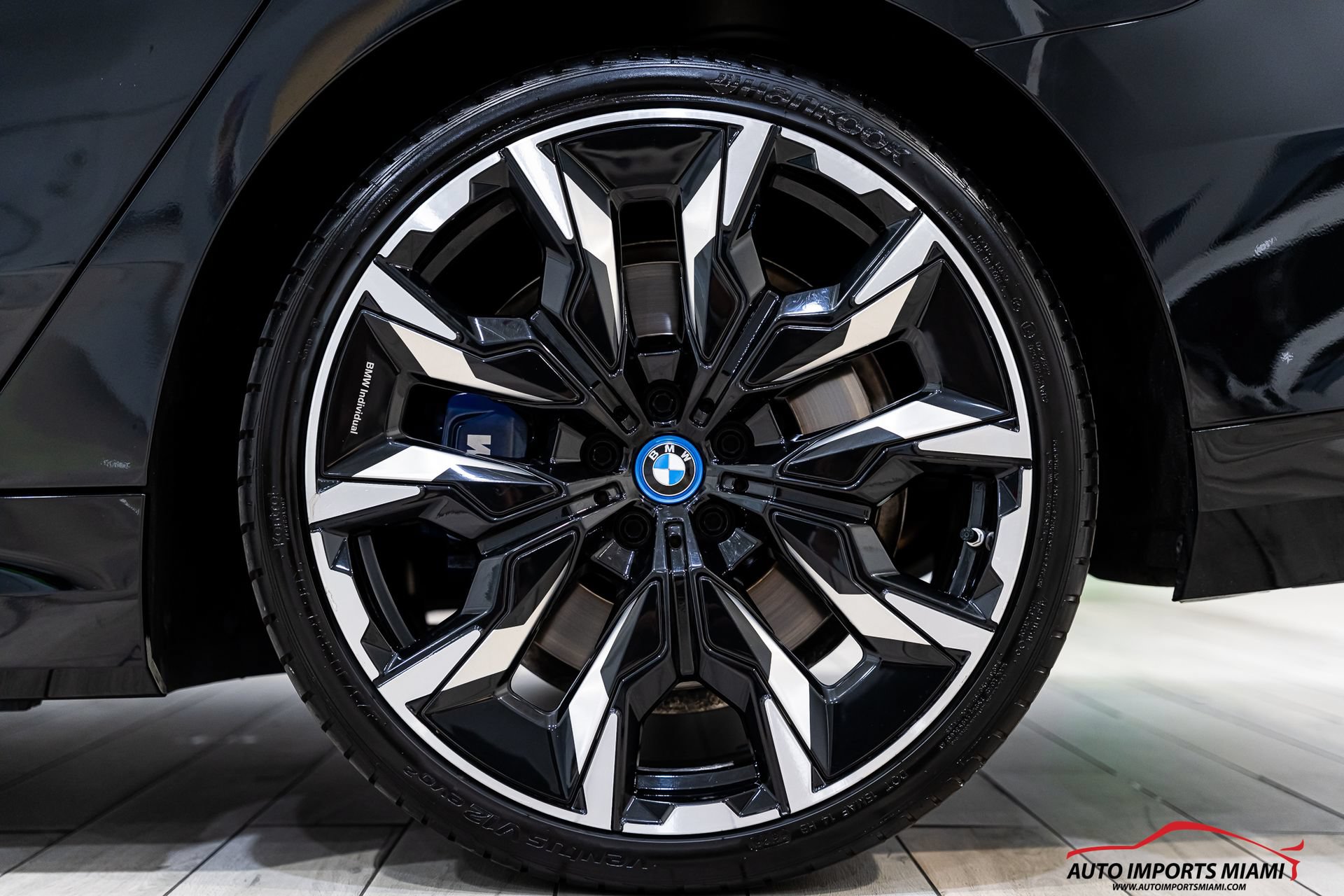 Used 2025 BMW 550e xDrive w/ Executive Package AWD/4WD image 83
