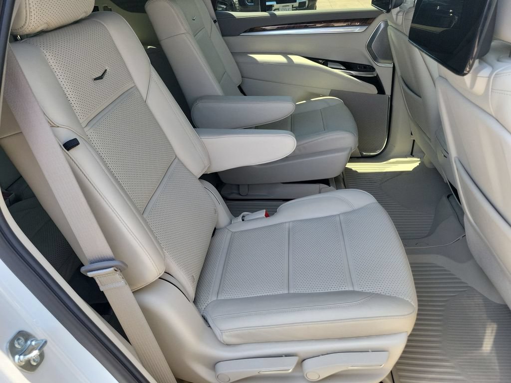 Certified 2025 Cadillac Escalade Sport Platinum AWD/4WD image 28