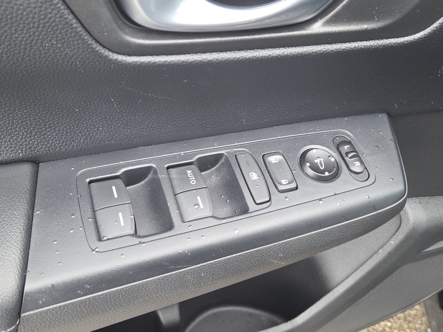 Used 2024 Honda CR-V LX image 24