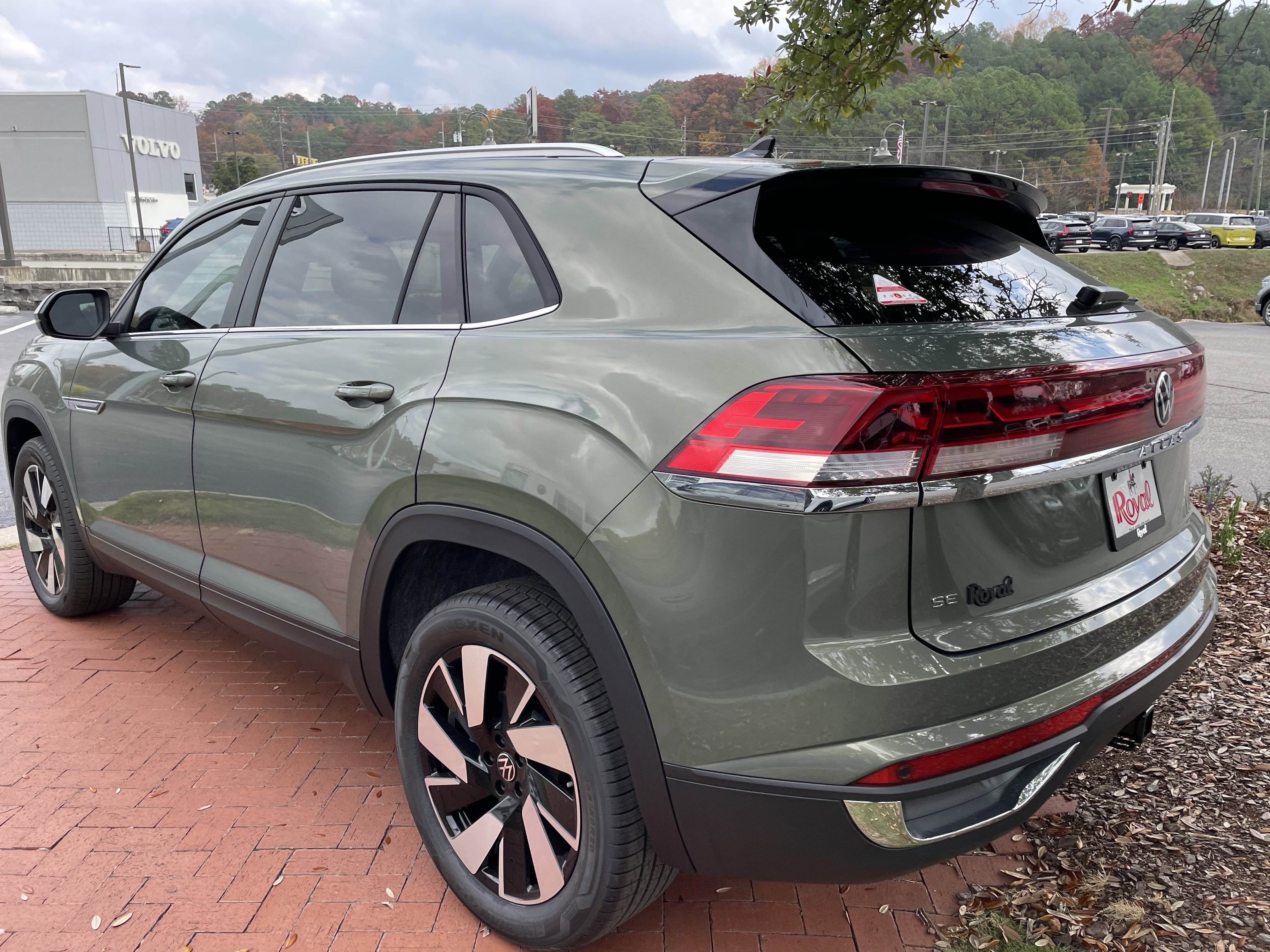 New 2026 Volkswagen Atlas Cross Sport SE image 6