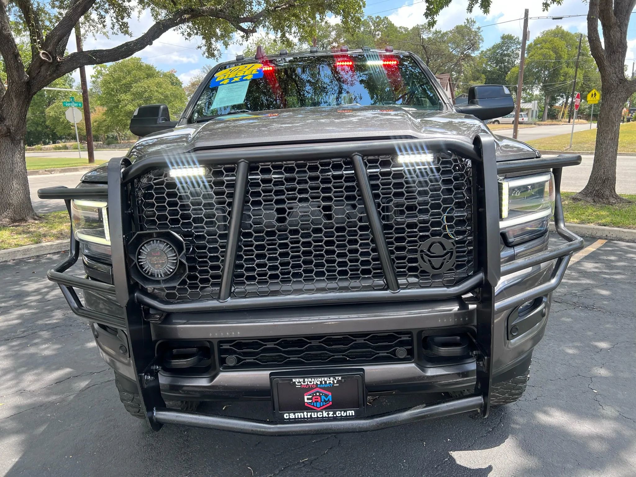 Used 2021 RAM 2500 Laramie w/ Night Edition image 2