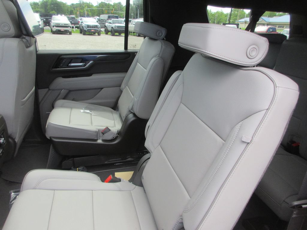 New 2026 GMC Yukon XL Elevation w/ Elevation Premium Package AWD/4WD image 12