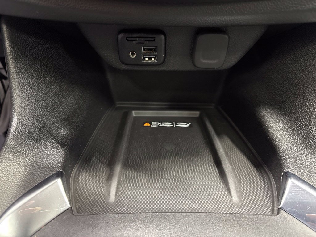 Used 2023 Chevrolet Traverse LT w/ LT Premium Package AWD/4WD image 34