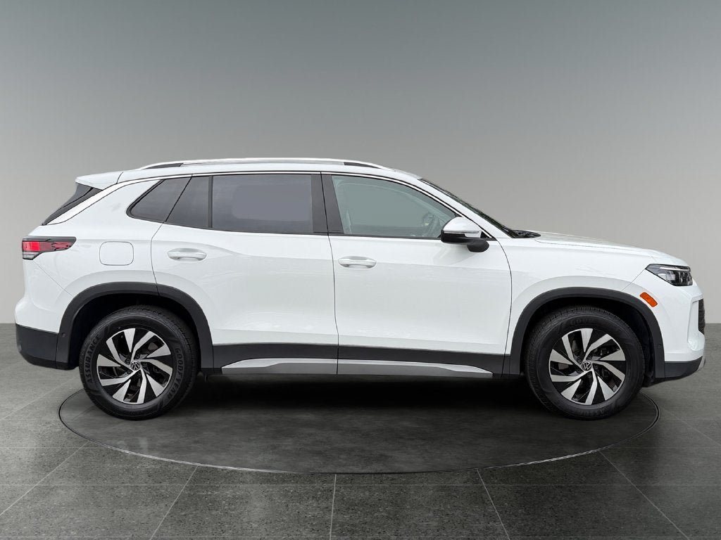 Used 2025 Volkswagen Tiguan S FWD image 10