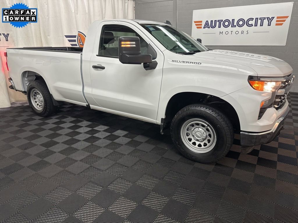 Used 2025 Chevrolet Silverado 1500 W/T w/ WT Value Package image 3
