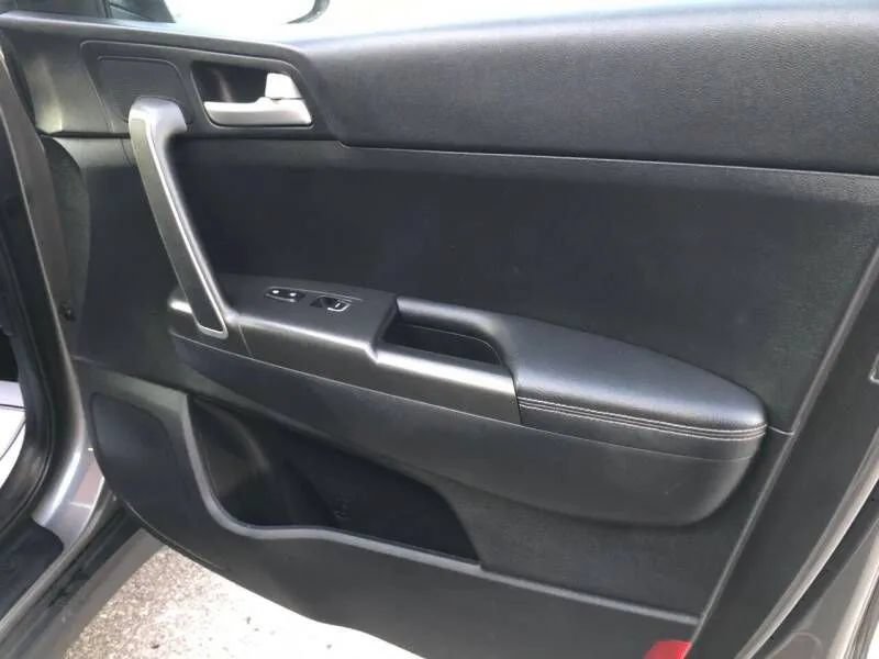 Used 2018 Kia Sportage LX FWD image 34