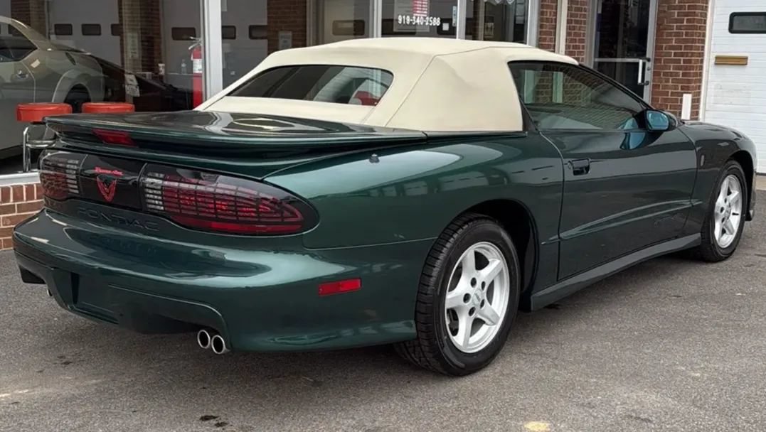 Used 1996 Pontiac Firebird Trans Am RWD image 11