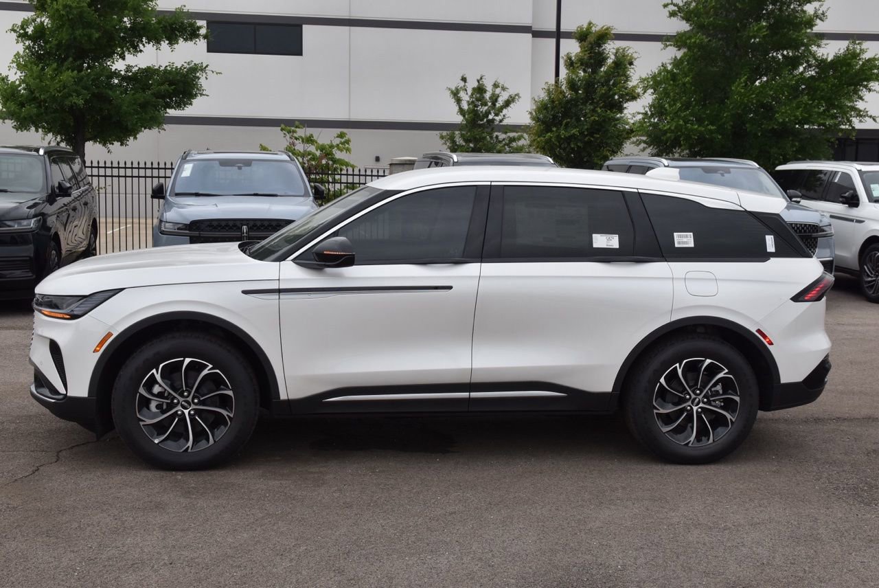 New 2026 Lincoln Nautilus Premier AWD/4WD image 18