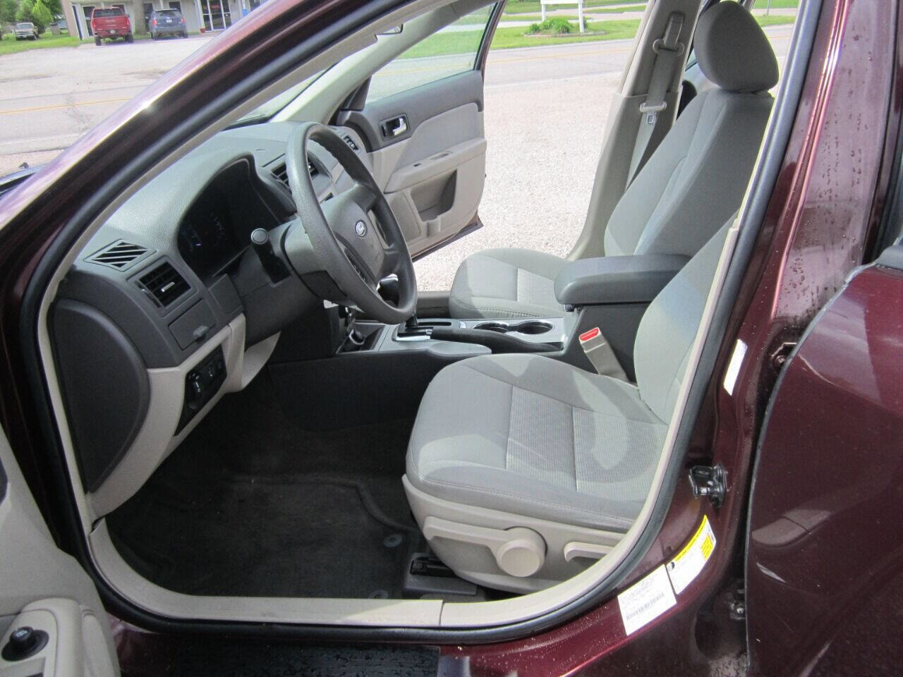 Used 2012 Ford Fusion S image 8