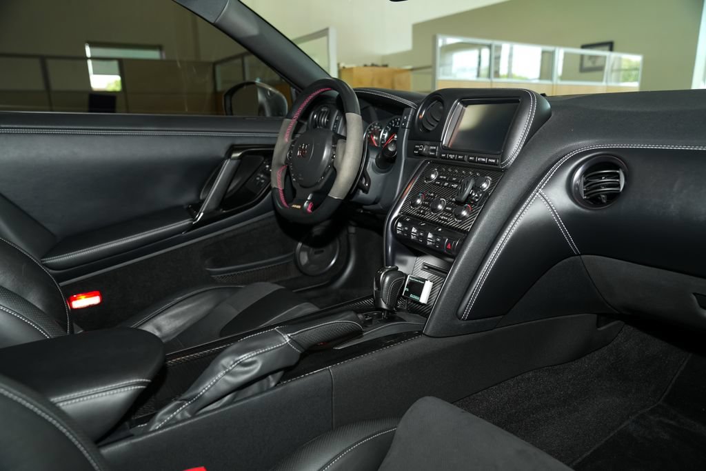 Used 2016 Nissan GT-R Premium AWD/4WD image 60