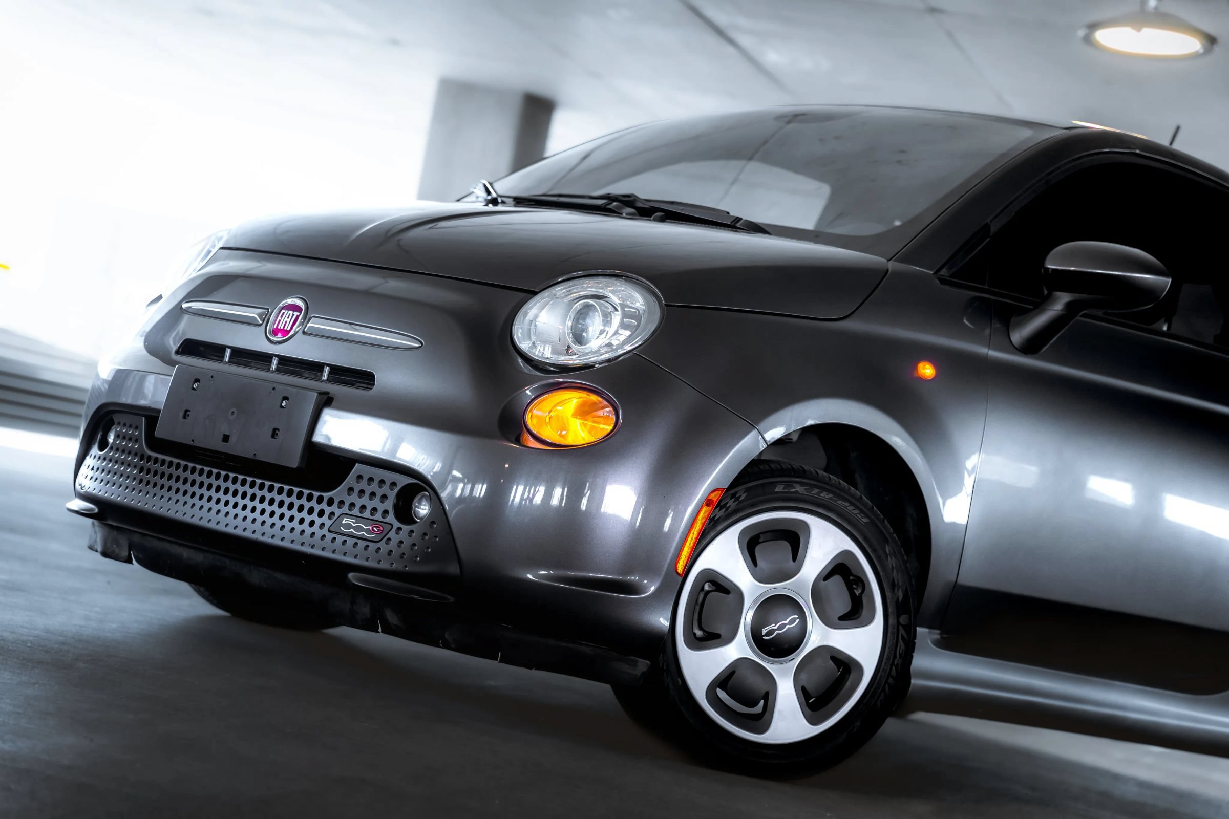 Used 2015 FIAT 500 e FWD image 2
