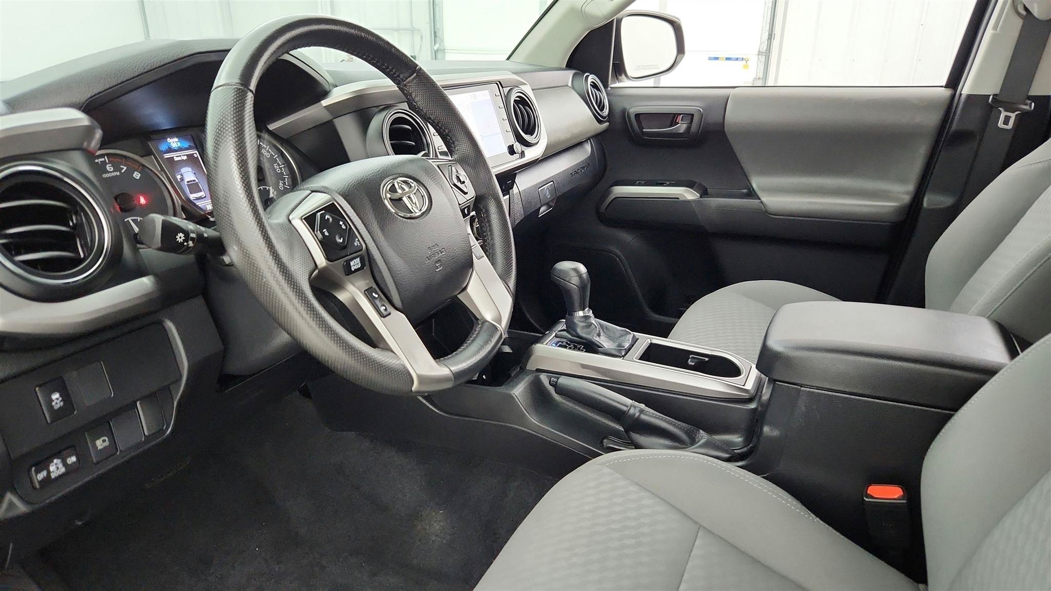 Used 2022 Toyota Tacoma SR5 AWD/4WD image 25