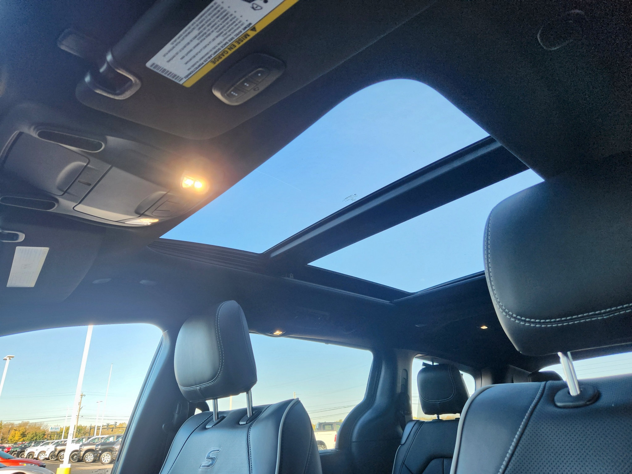 New 2027 Chrysler Pacifica Limited FWD image 31
