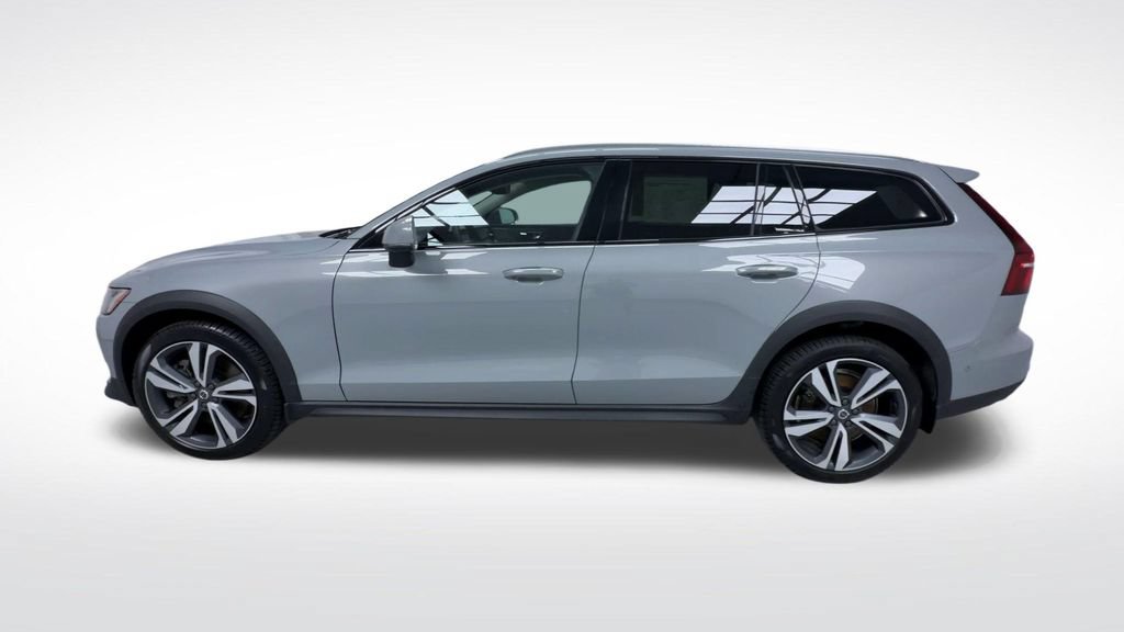 Used 2026 Volvo V60 B5 Cross Country Plus w/ Protection Package Premier AWD/4WD image 5