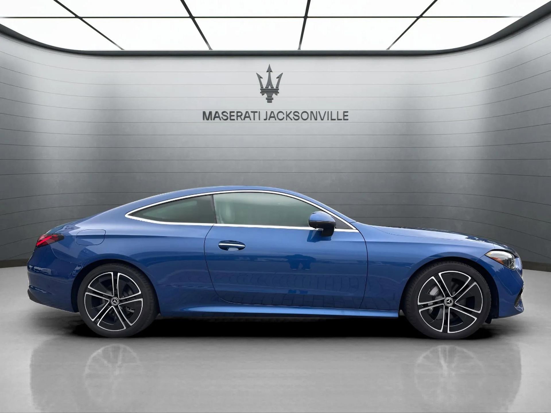 Used 2024 Mercedes-Benz CLE 300 4MATIC Coupe image 5