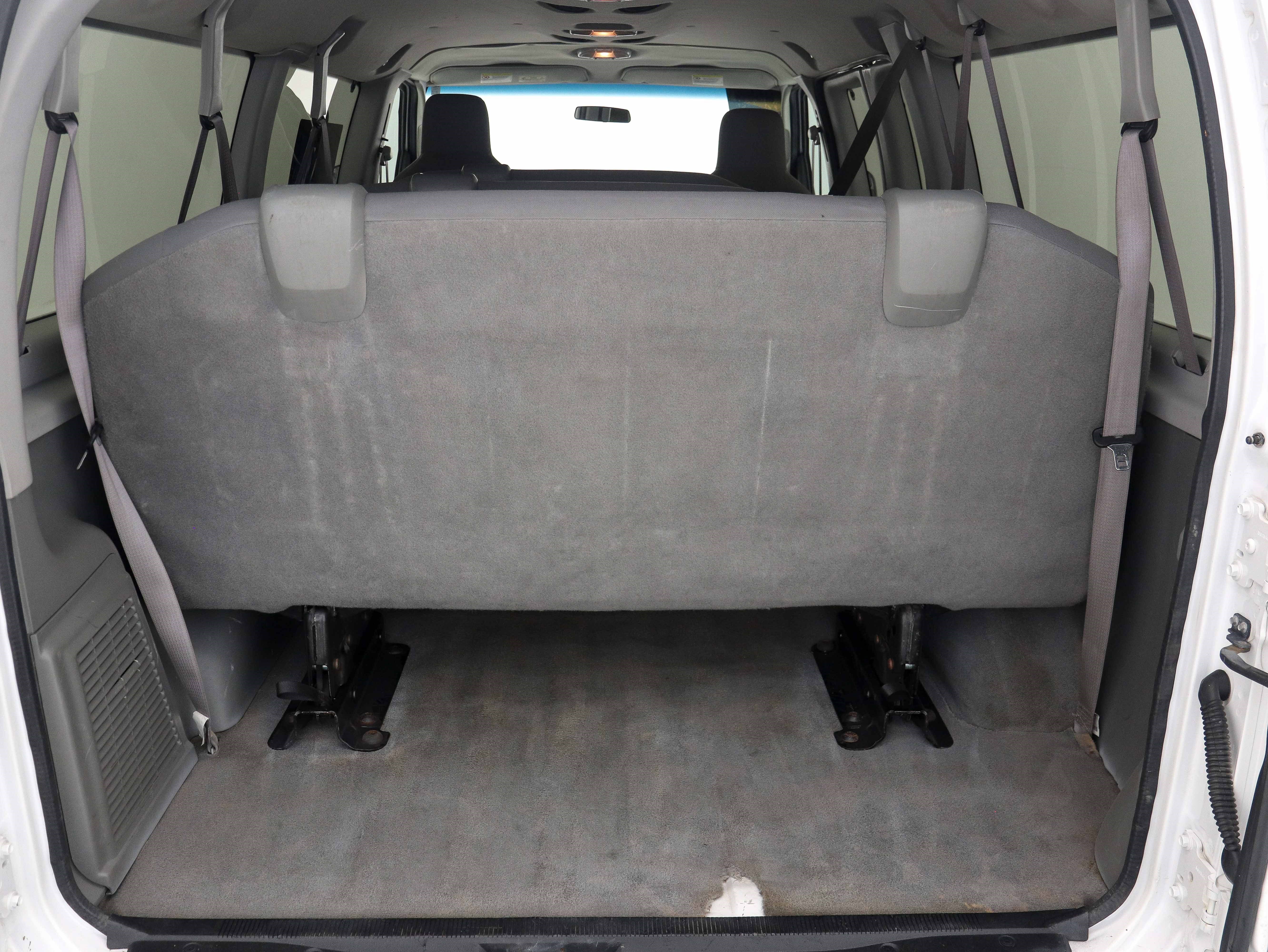 Used 2013 Ford E-350 and Econoline 350 XLT image 12