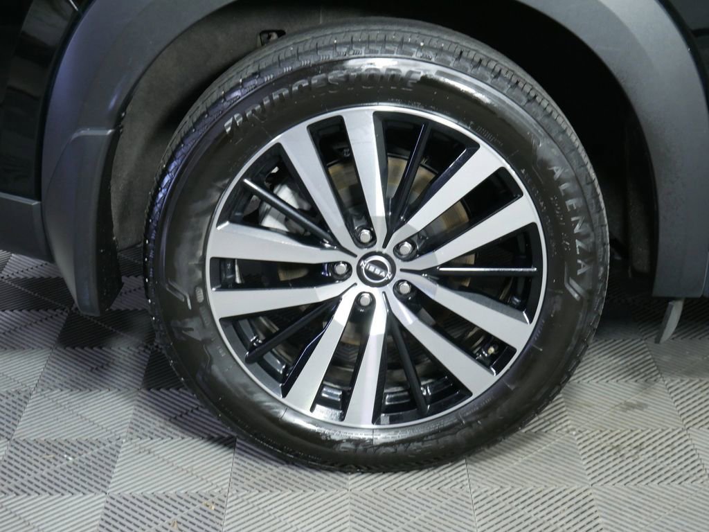 Used 2023 Nissan Pathfinder Platinum AWD/4WD image 11