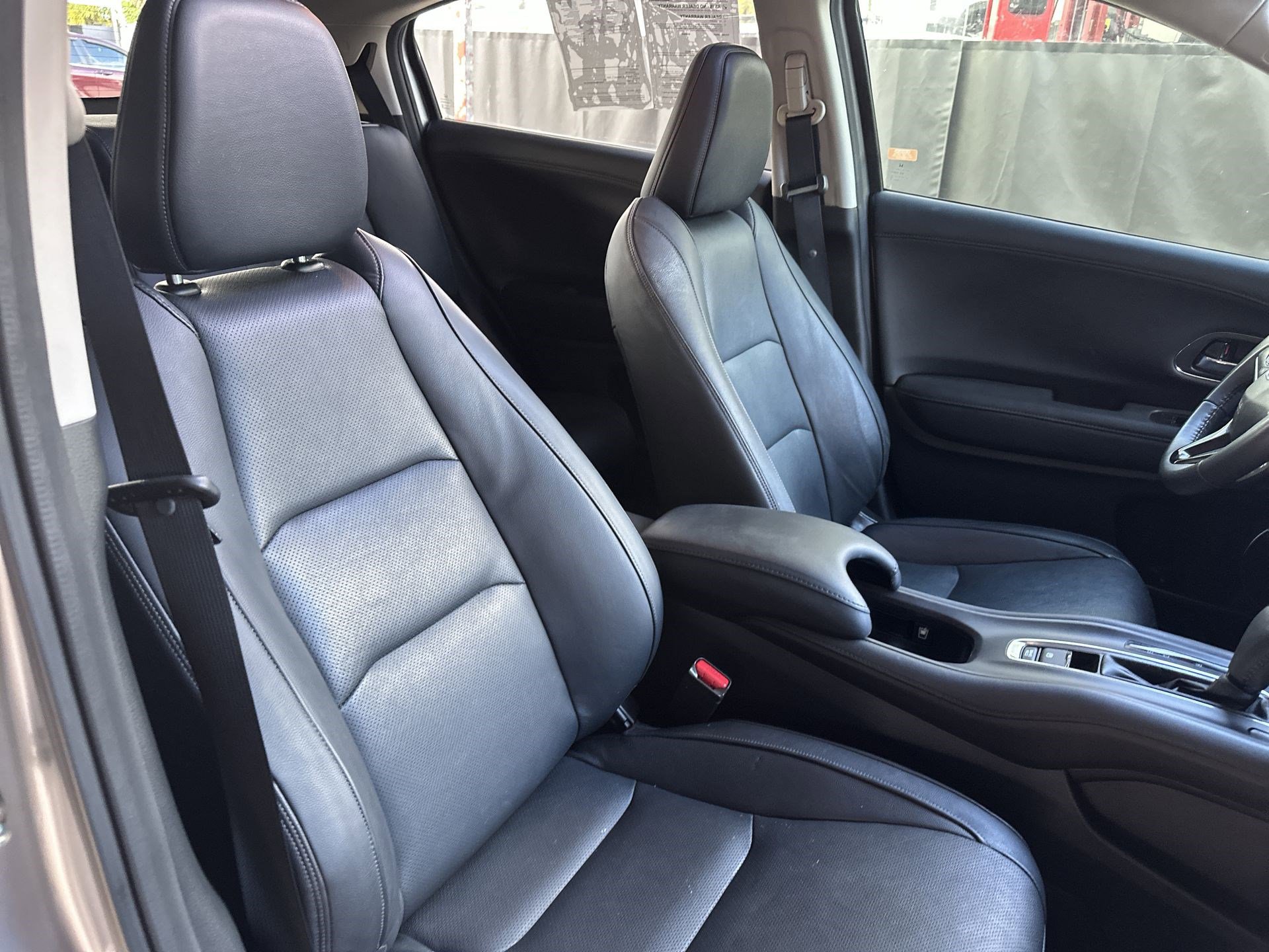 Used 2020 Honda HR-V Touring image 26