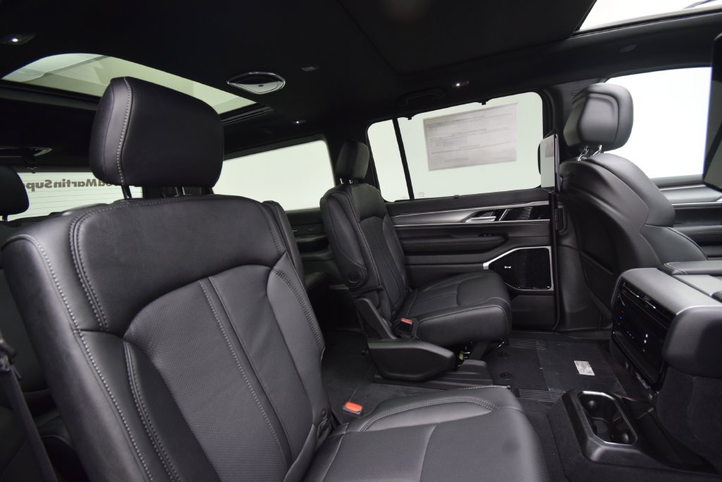 New 2026 Jeep Grand Wagoneer Limited AWD/4WD image 20