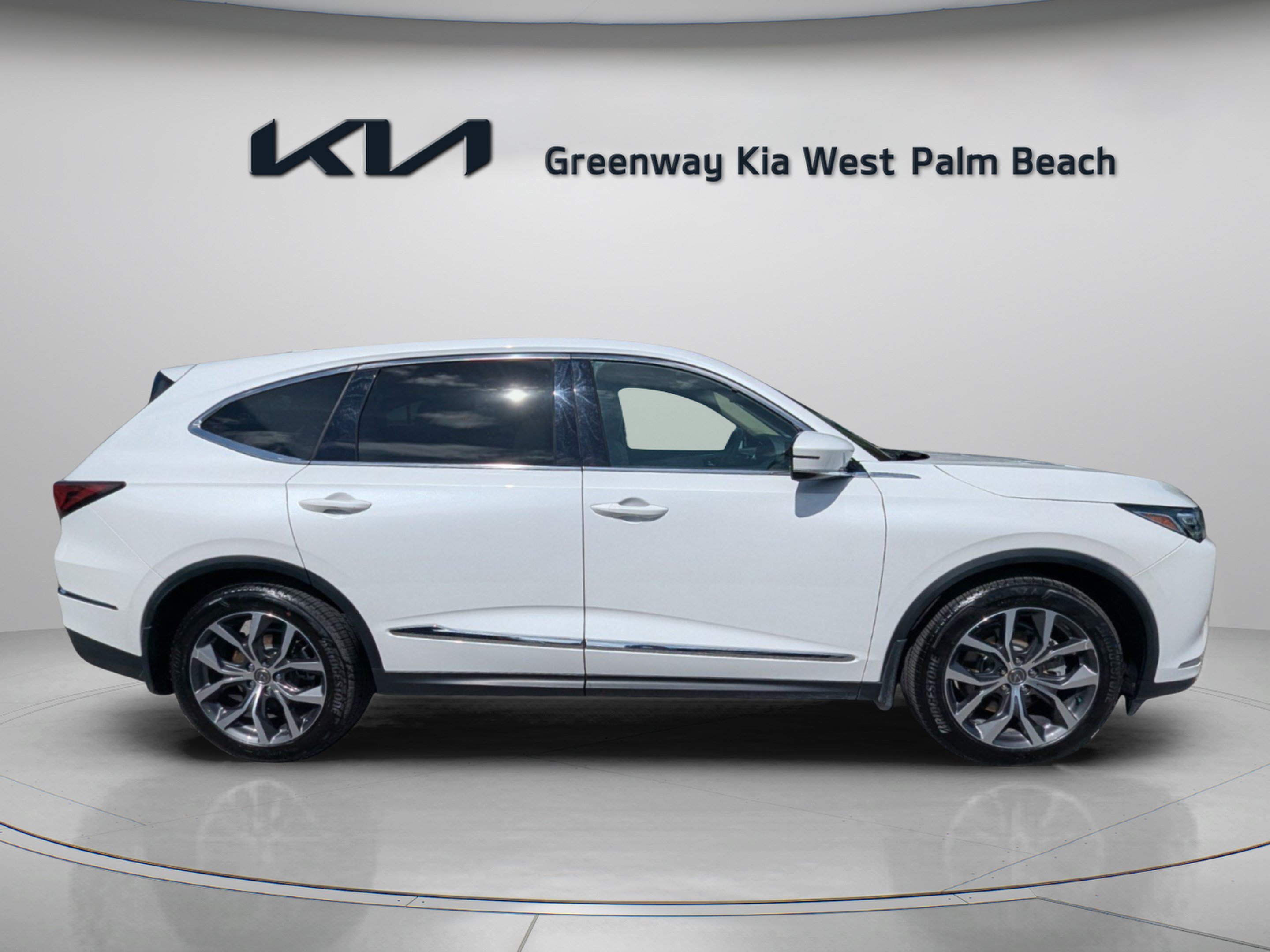 Used 2022 Acura MDX w/ Technology Package FWD image 9
