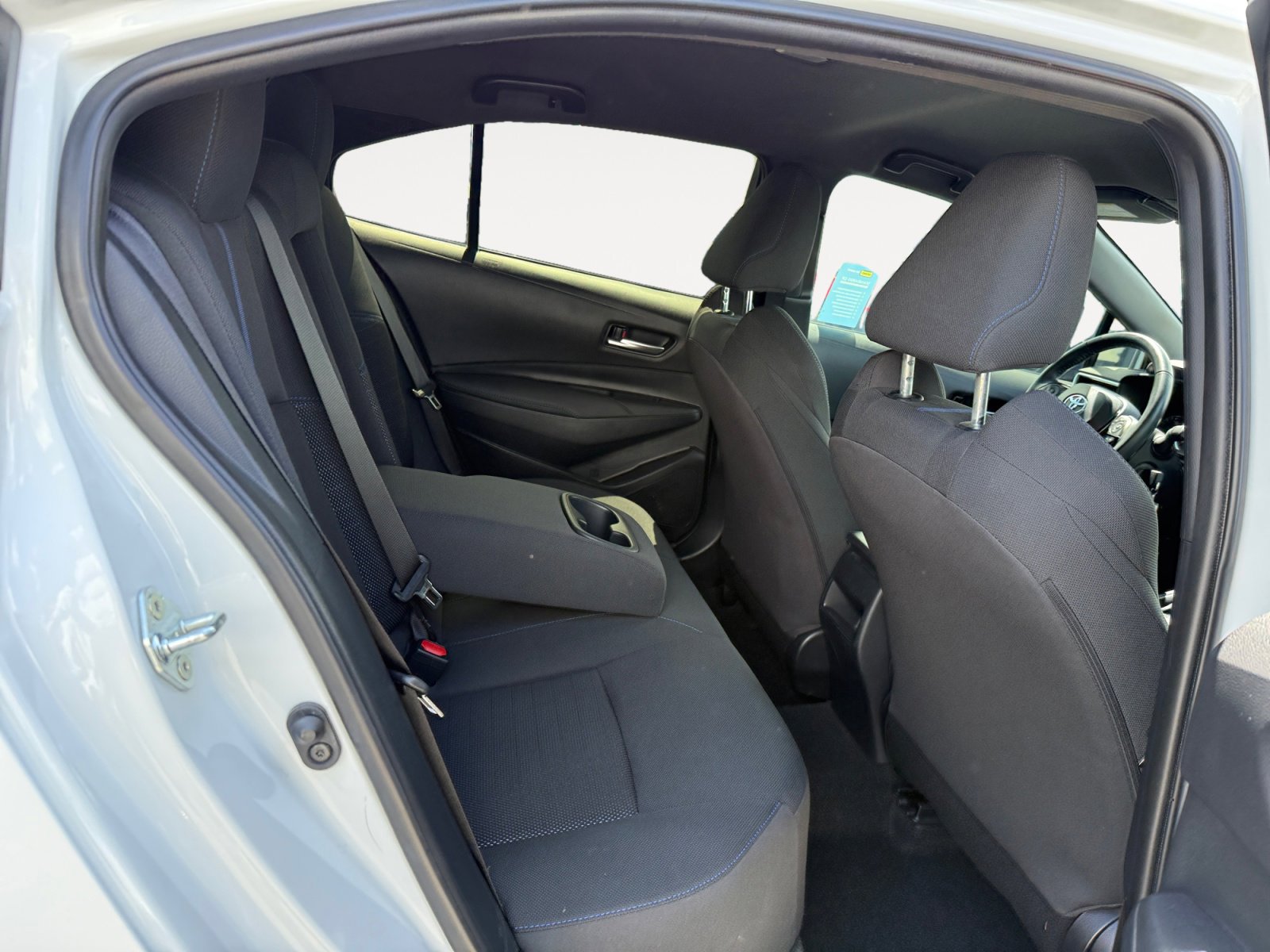 Used 2022 Toyota Corolla SE w/ Carpet Mat Package (TMS) image 18