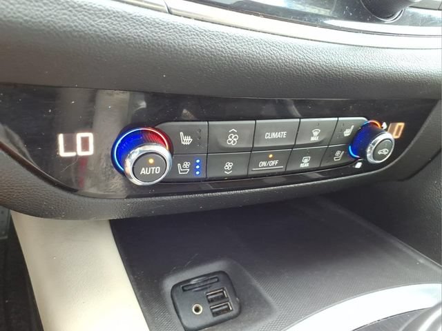 Used 2020 Buick Enclave Premium w/ Sun and Sites Package FWD image 22