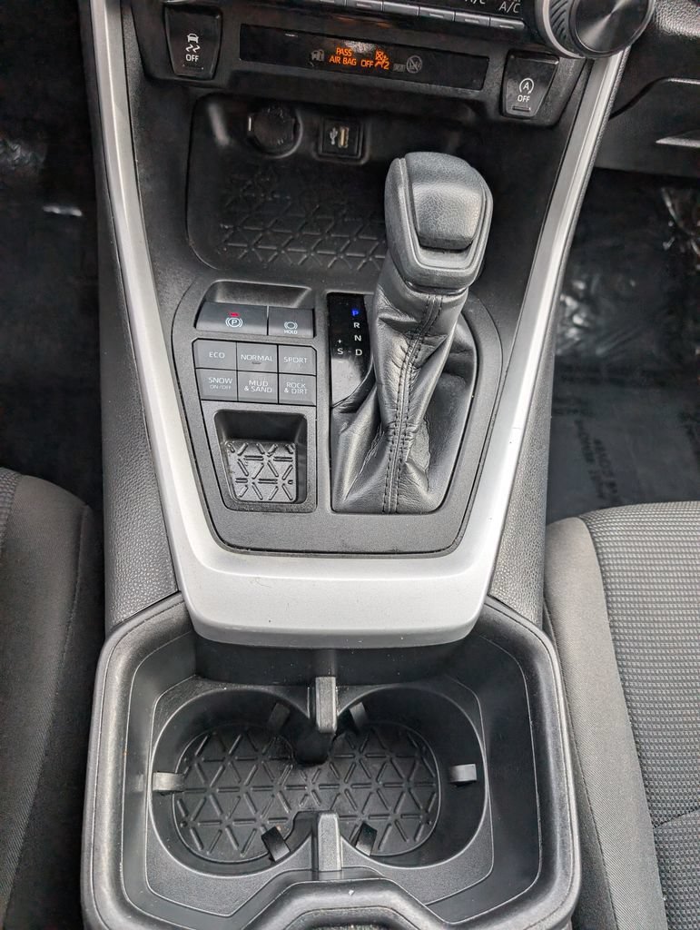 Certified 2024 Toyota RAV4 LE AWD/4WD image 26
