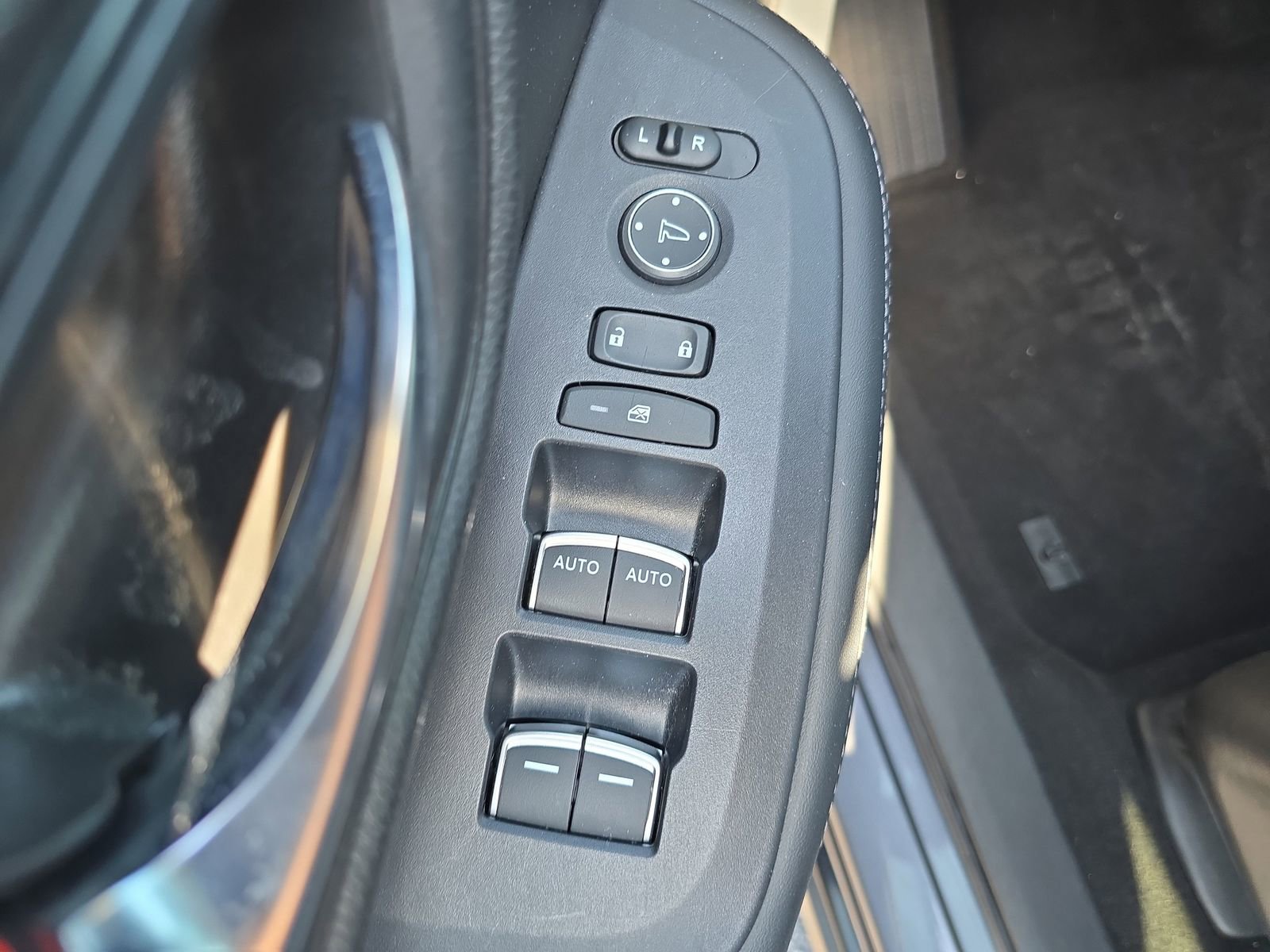 Used 2023 Honda HR-V EX-L image 14