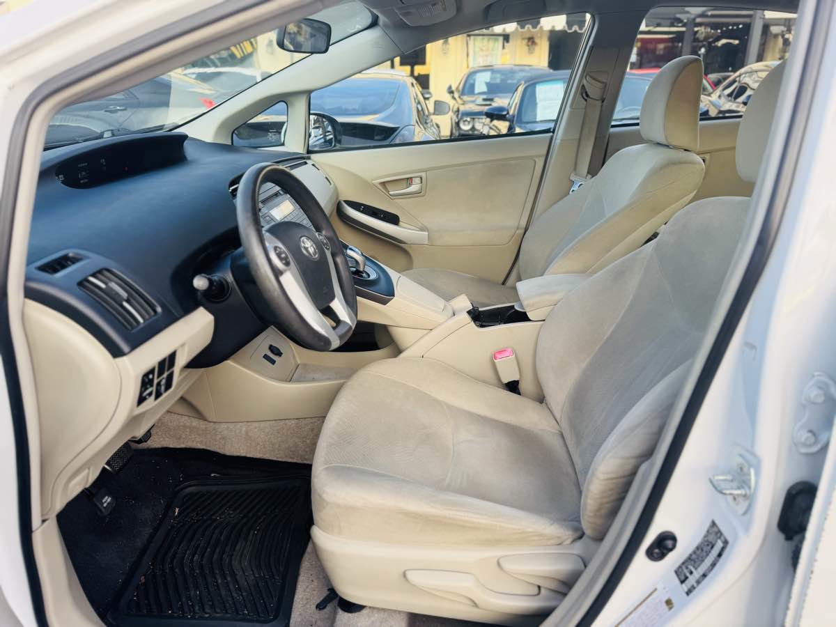 Used 2010 Toyota Prius image 18