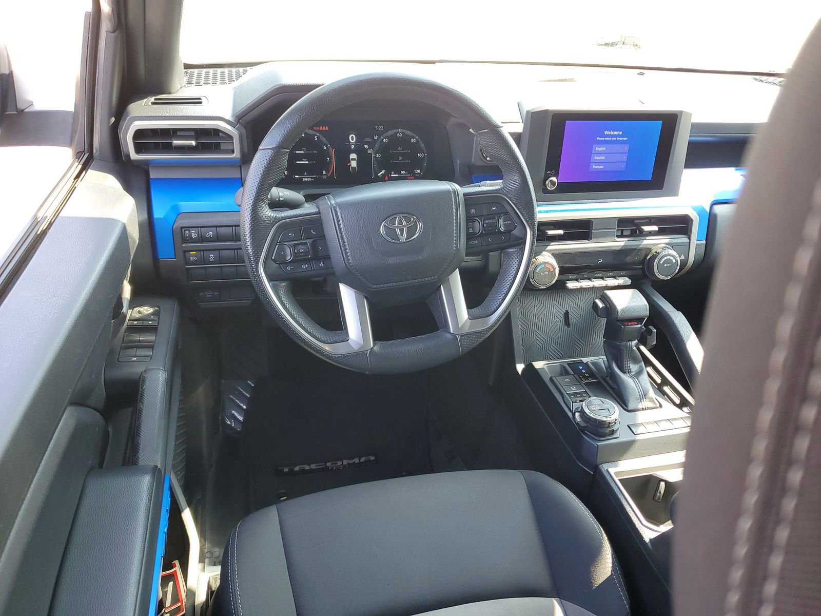 Certified 2024 Toyota Tacoma TRD Off-Road AWD/4WD image 10