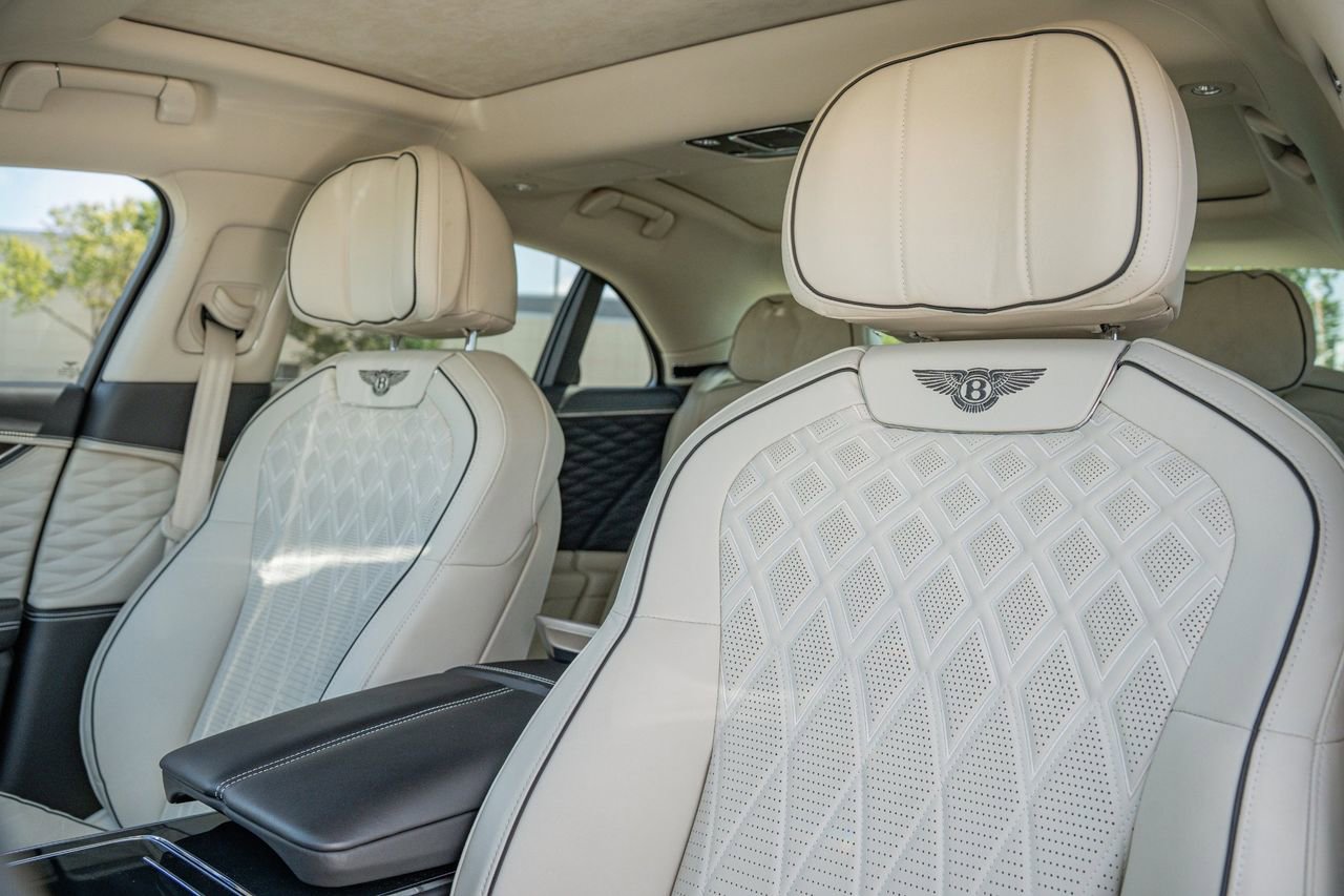 Used 2020 Bentley Flying Spur W12 image 20